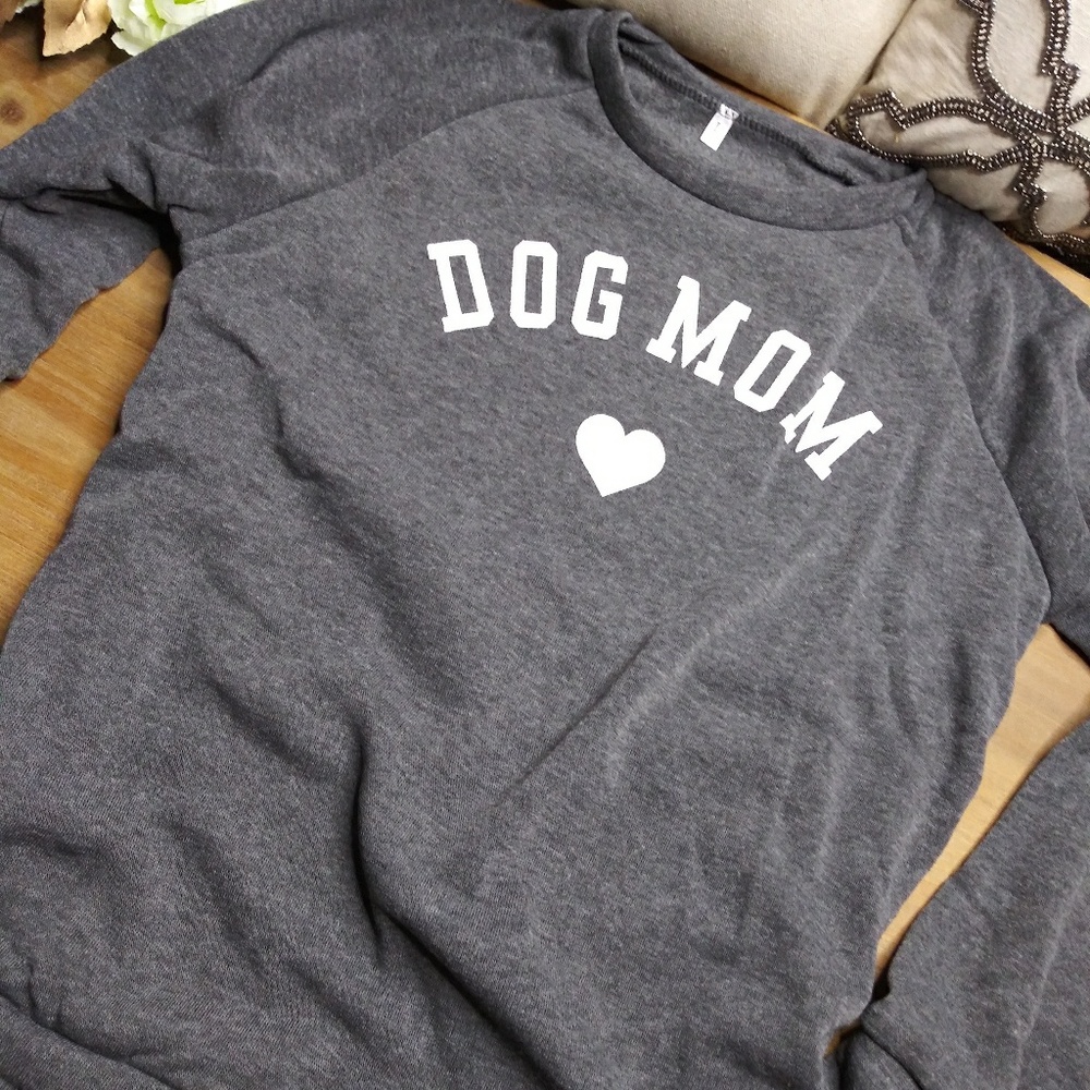 🎯SALE Dog Mom Love Gray Sweatshirt - Picture 4 of 5